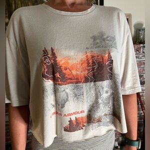 Under Armour Cream Boxy Crop Tee with Graphic Design crop top size large map